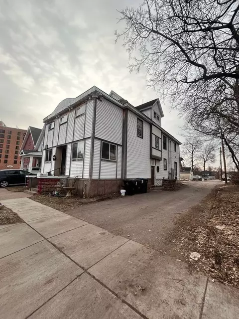 317 Earl St, Eau Claire, WI 54701