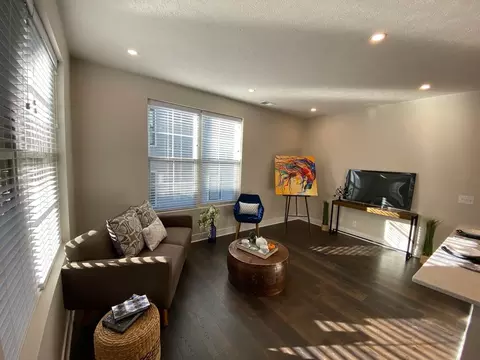 7630 Park Dr, Ralston, NE 68127