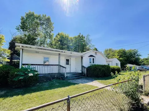 2015 E 16th St, Muncie, IN 47302