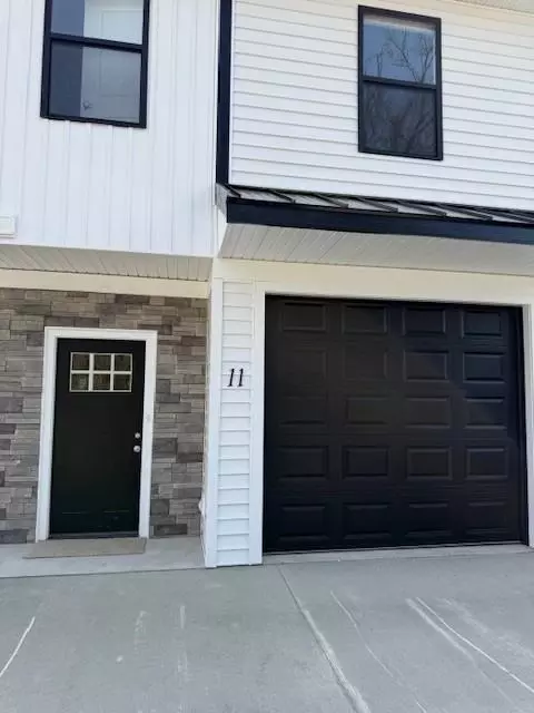 499 S 100 E #12, Washington, IN 47501