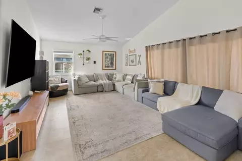 7071 SW 20th St #1504077P, Plantation, FL 33317