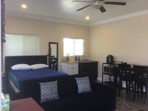 1236 E 9th St #NA, Upland, CA 91786