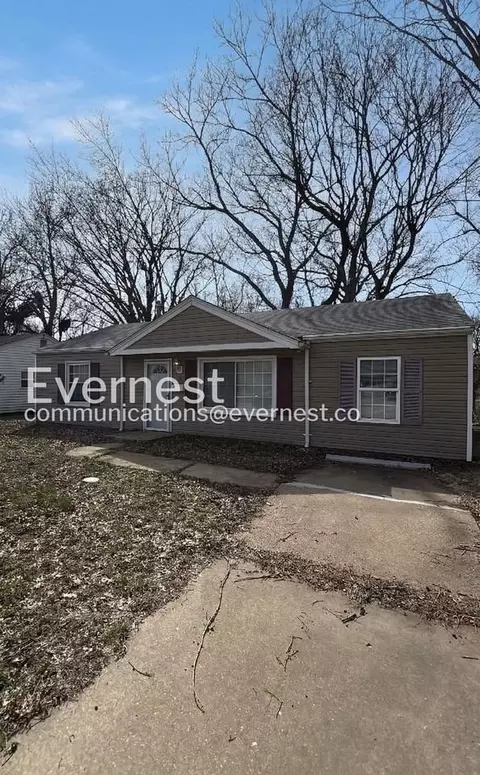 9717 Dennis Dr, Saint Louis, MO 63136