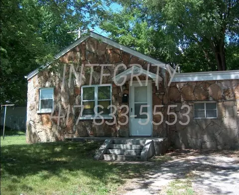 1849 N Johnston Ave, Springfield, MO 65803