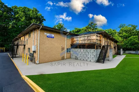 3300 College St #5, College Park, GA 30337