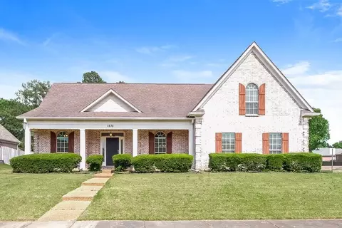7838 Alexanders Crossing Dr, Olive Branch, MS 38654
