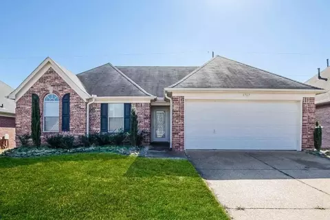 6967 Naples Dr, Cordova, TN 38018