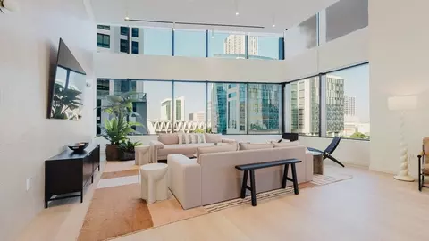 45 NW 1st St #1510942P, Miami, FL 33128