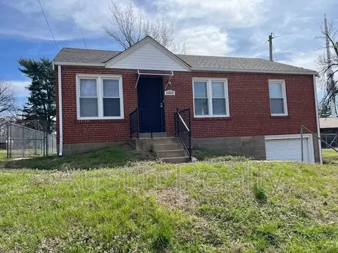 2820 Ashby Rd, Overland, MO 63114