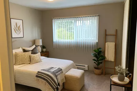 12415 Ambaum Blvd SW, Burien, WA 98146