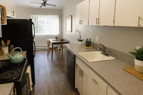 12415 Ambaum Blvd SW, Burien, WA 98146