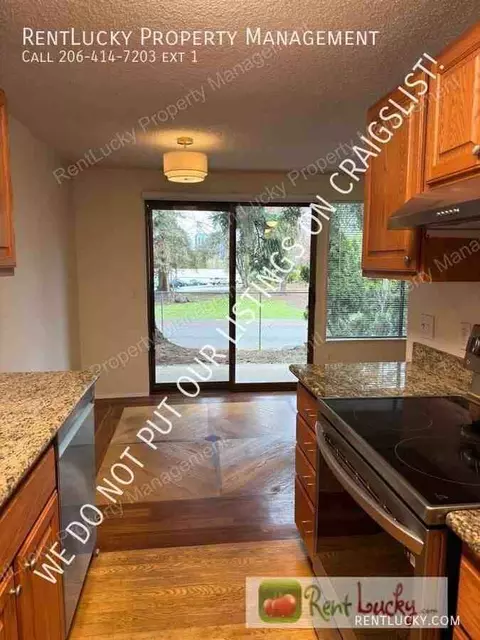12510 NE 117th Pl #B3, Kirkland, WA 98034