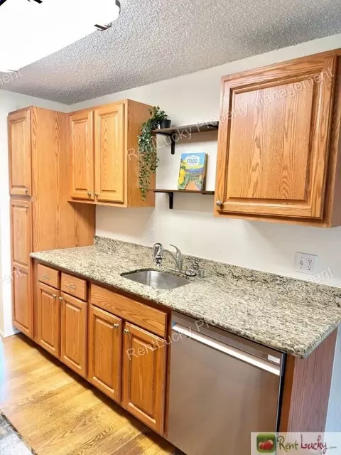12510 NE 117th Pl #B3, Kirkland, WA 98034