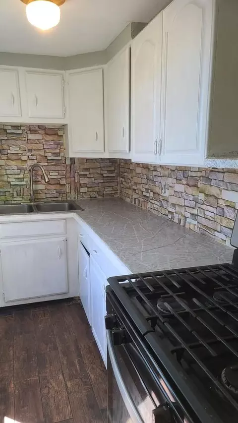 22 Bloomingdale Ave #2, Pawtucket, RI 02860