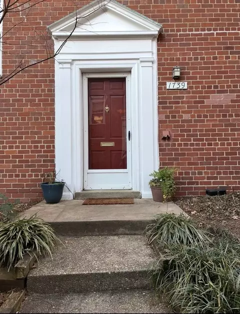 1739 Preston Rd, Alexandria, VA 22302