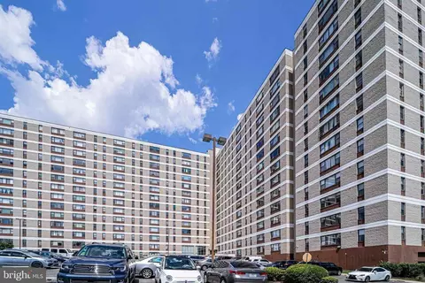 4600 Duke St #1613, Alexandria, VA 22304