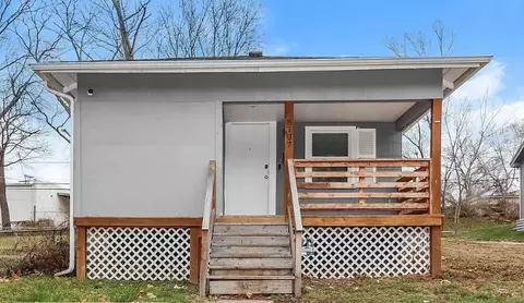 8107 Highland Ave, Kansas City, MO 64131