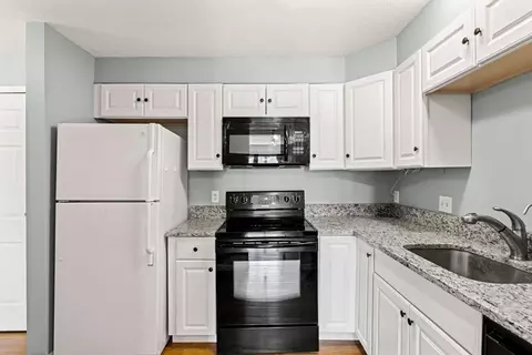 10 Pleasant St #1111, Lynn, MA 01902