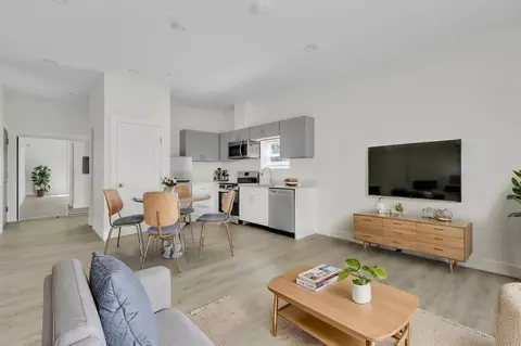 3000 T St #203, Sacramento, CA 95816