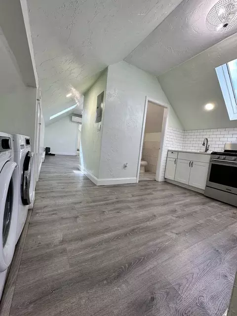 17 Cheverus Rd, Boston, MA 02124