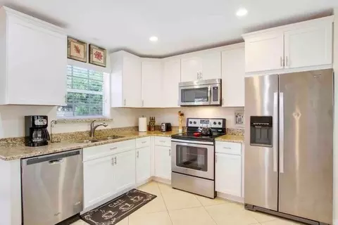 19185 SE Homewood Ave, Jupiter, FL 33469