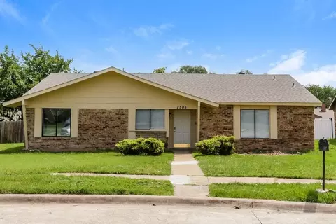 2505 Crown Cir, Garland, TX 75044