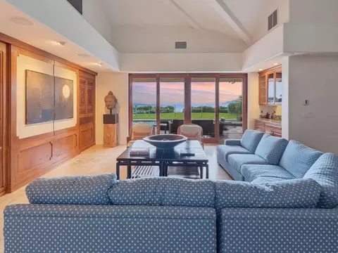 221 Portlock Rd, East Honolulu, HI 96825