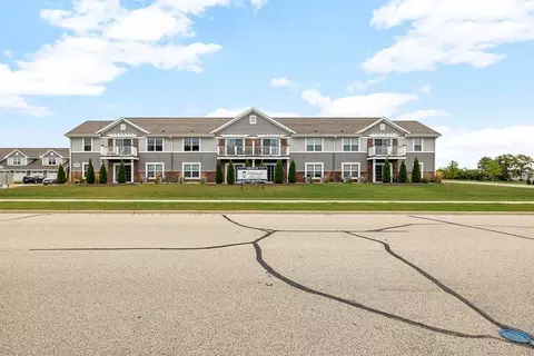 1911 Stoney Ln, Slinger, WI 53086