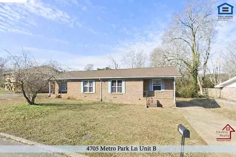 4705 Metro Park Ln #B, Hixson, TN 37343