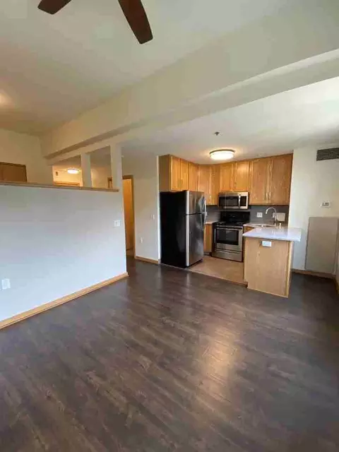 21 N Butler St, Madison, WI 53703