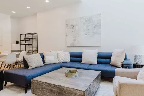 323 E 51st St, New York, NY 10022