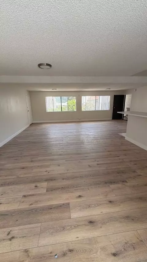8608 Foothill Blvd, Los Angeles, CA 91040