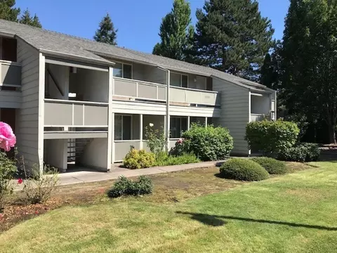 13775 SW Larch Pl, Beaverton, OR 97005