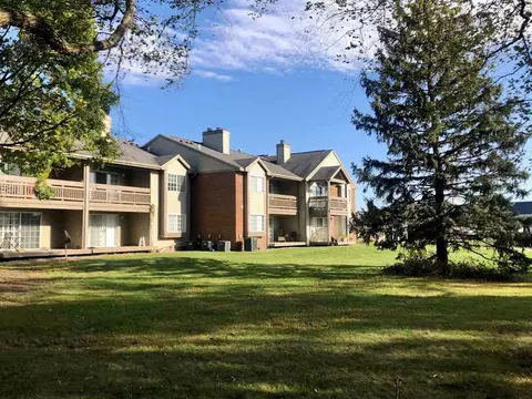 1117 Plymouth Dr, Champaign, IL 61821