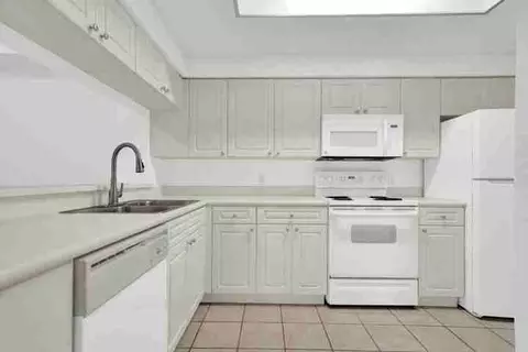 2728 Anzio Ct #108, Palm Beach Gardens, FL 33410