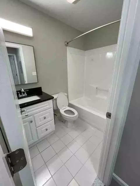 68 W Main St #1BR / 1 B, Milford, CT 06460