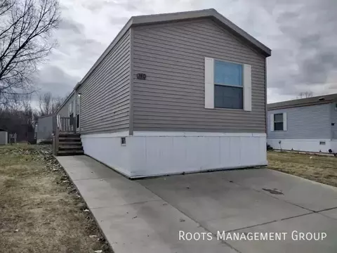 140 Pine Bluff Rd #140, Flint, MI 48504