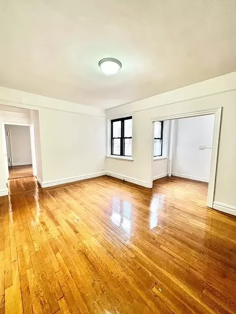 35-64 81st St #R4M, Jackson Heights, NY 11372