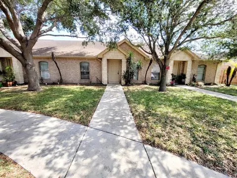 2402 Tahiti Dr #7, Edinburg, TX 78541