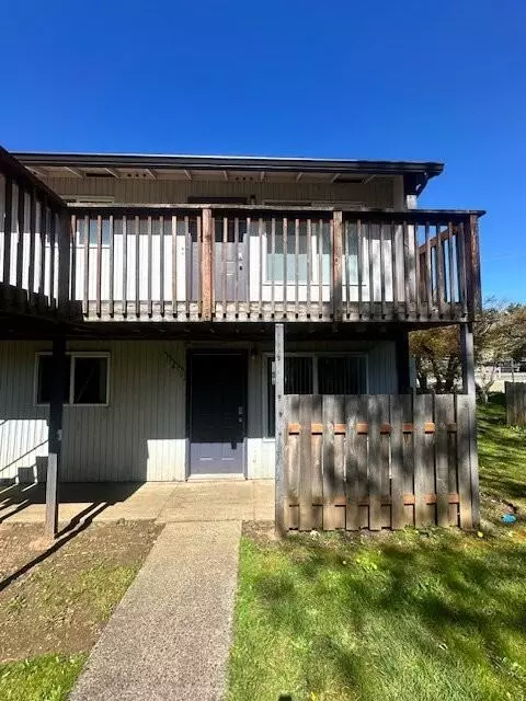 17450 SE Powell Blvd, Portland, OR 97236