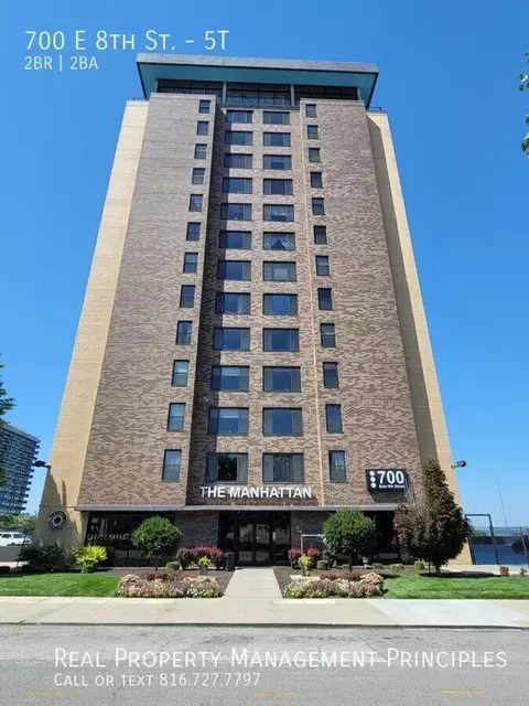 700 E 8th St #5T, Kansas City, MO 64106