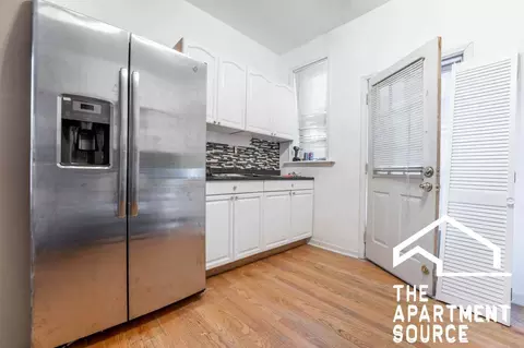 907 W Belmont Ave #3F, Chicago, IL 60657