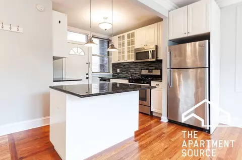 540 W Surf St #S3, Chicago, IL 60657