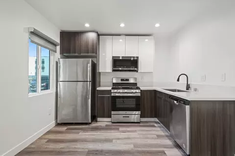 1352 W 36th St #1, Los Angeles, CA 90007