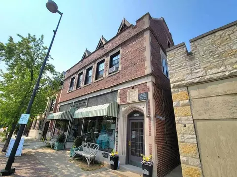 733 Elm St #301, Winnetka, IL 60093
