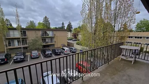11010 NE 68th St #627, Kirkland, WA 98033