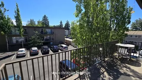 11010 NE 68th St #627, Kirkland, WA 98033