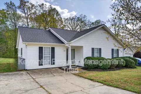 701 Ashcroft Rd, Greensboro, NC 27406