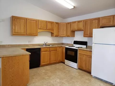 1520 W Pine St #207, Baraboo, WI 53913