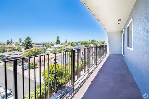 1182 E St, Hayward, CA 94541